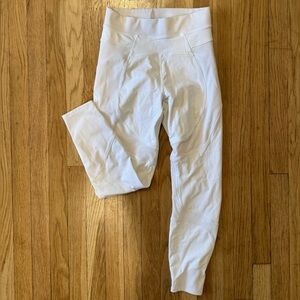 Lululemon New Ambition Super High-Rise Tight 28" in White Sz 8